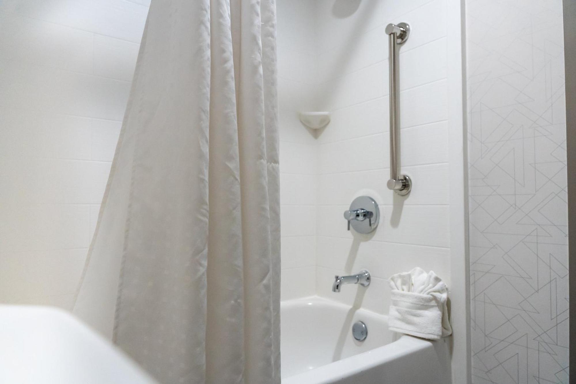 Holiday Inn Express Frazer - Malvern By Ihg Luaran gambar